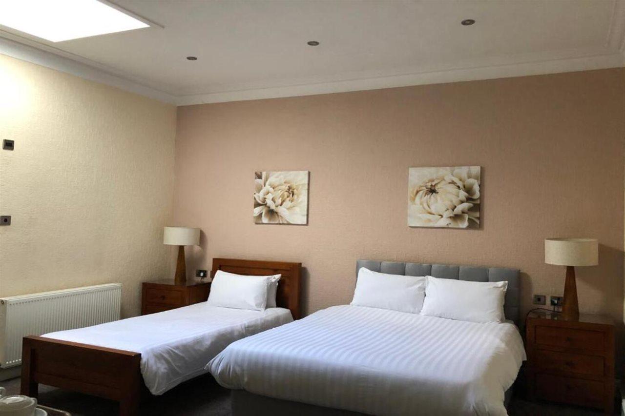 Oyo Douglas Hotel كيلمارنوك المظهر الخارجي الصورة