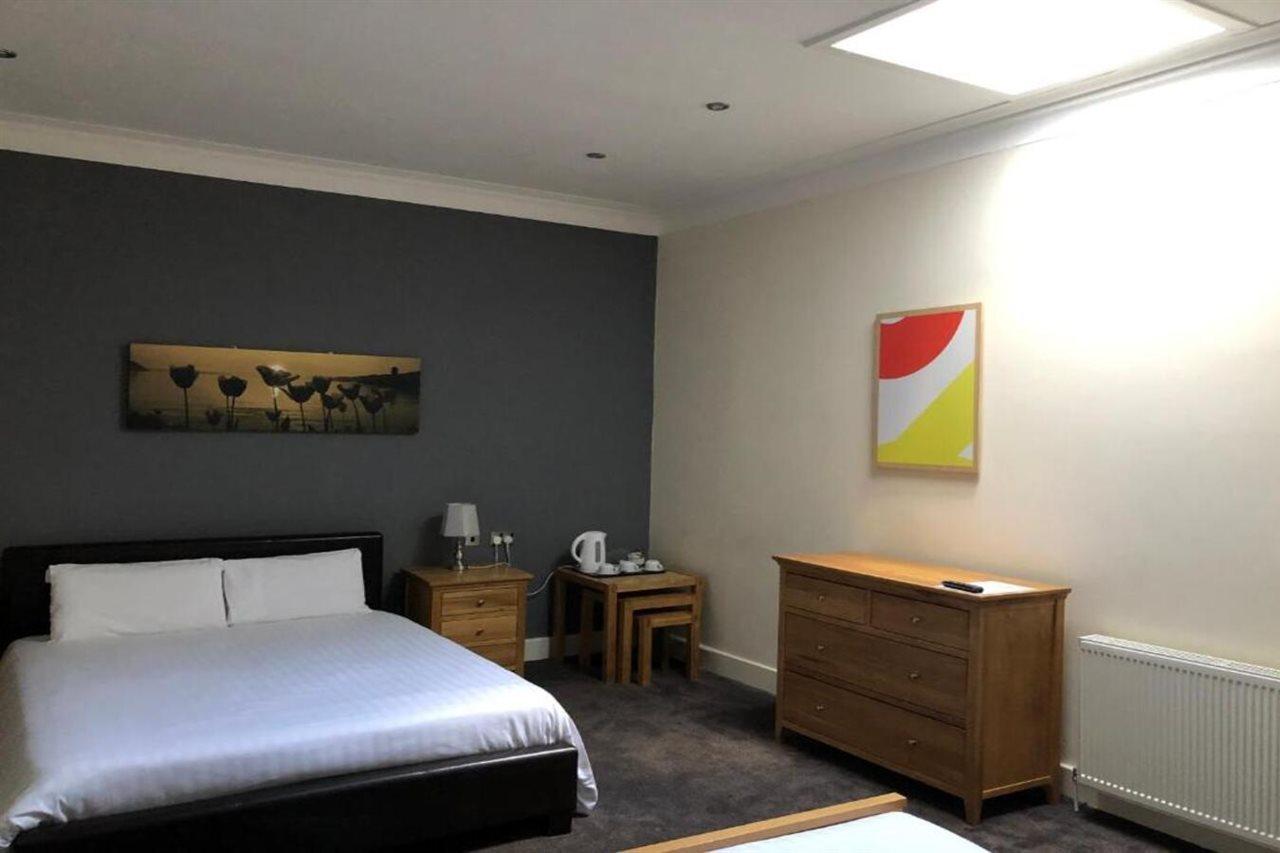 Oyo Douglas Hotel كيلمارنوك المظهر الخارجي الصورة