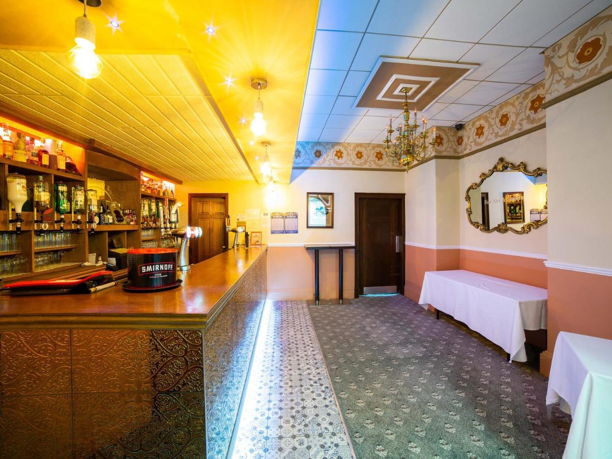 Oyo Douglas Hotel كيلمارنوك المظهر الخارجي الصورة